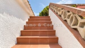 escaleras casa en eucalipto poble nou del delta amposta immoconfort