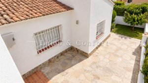 fachada casa en eucalipto poble nou del delta amposta immoconfort